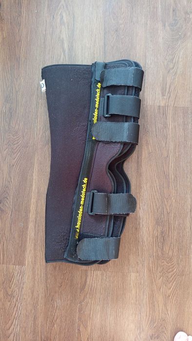 Тутор/ортез для колена