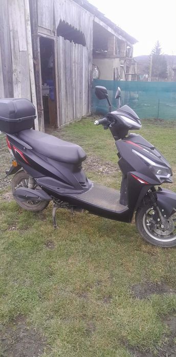 Vand scuter electric