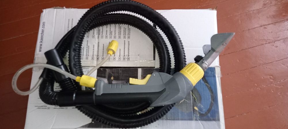 Керхер моющий пылесос.