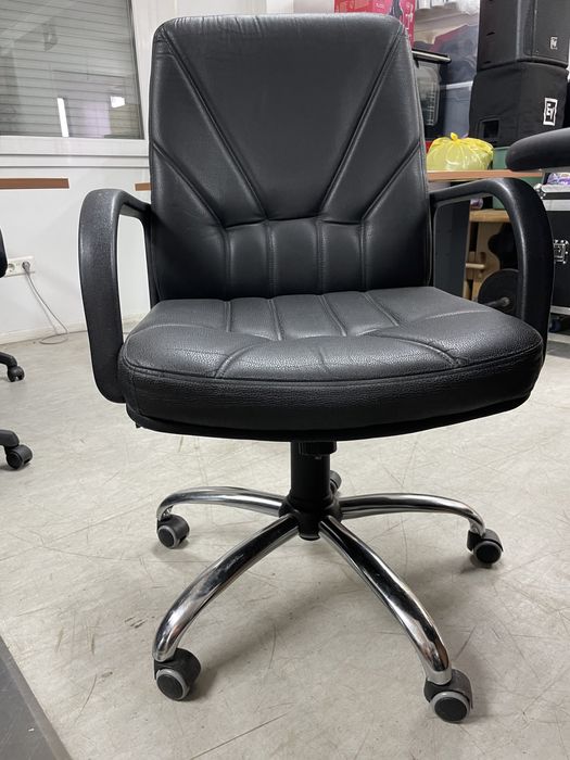 Birou stare foarte buna.Marerial solid