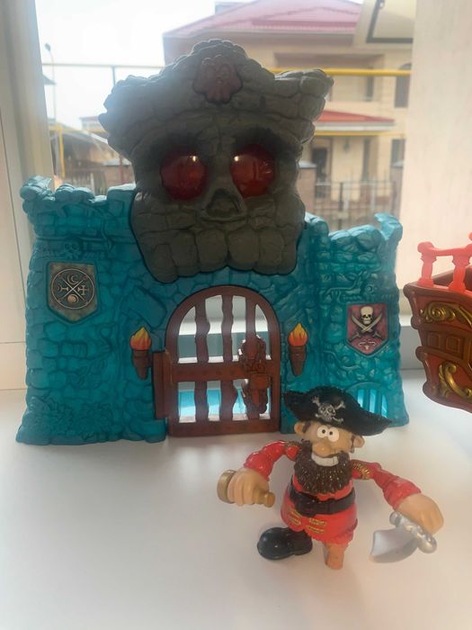 пиратский корабль