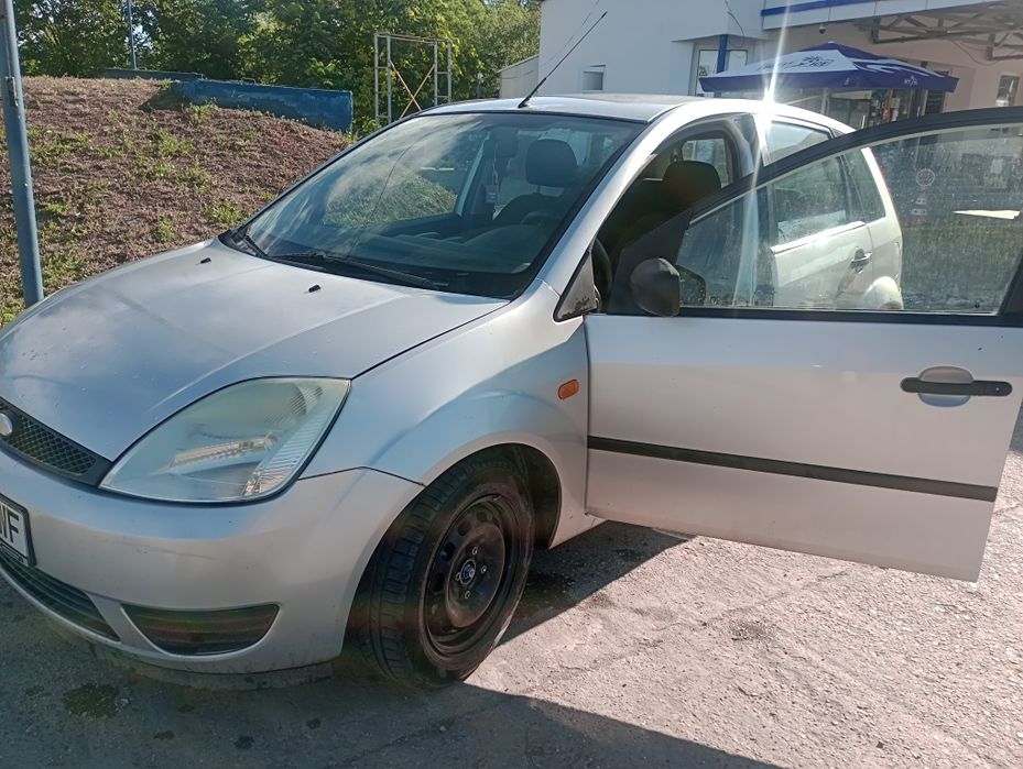 FORD Fiesta 2004 — imagine 3