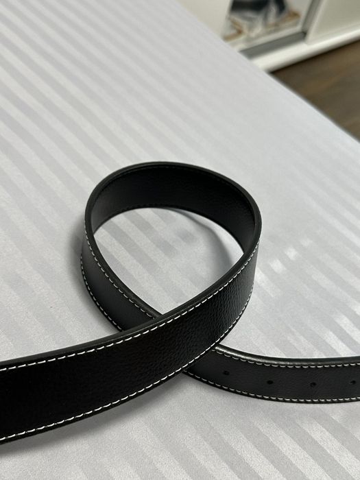 Curea Hermes noua din piele neagra cu catarama aurie lungime 110,cm