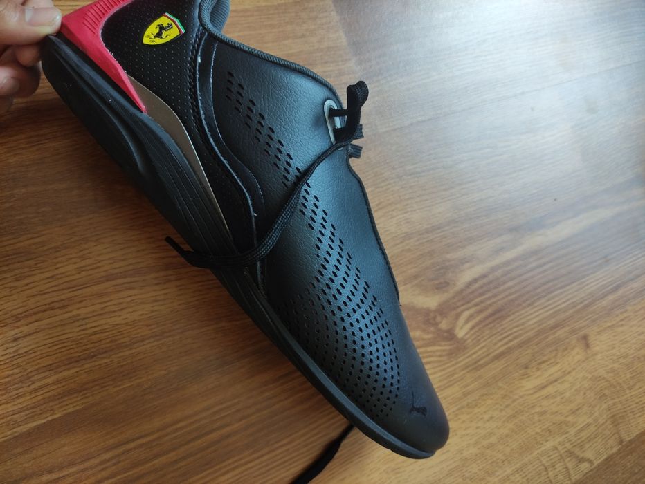 Срочно продам оригинальные кроссовки