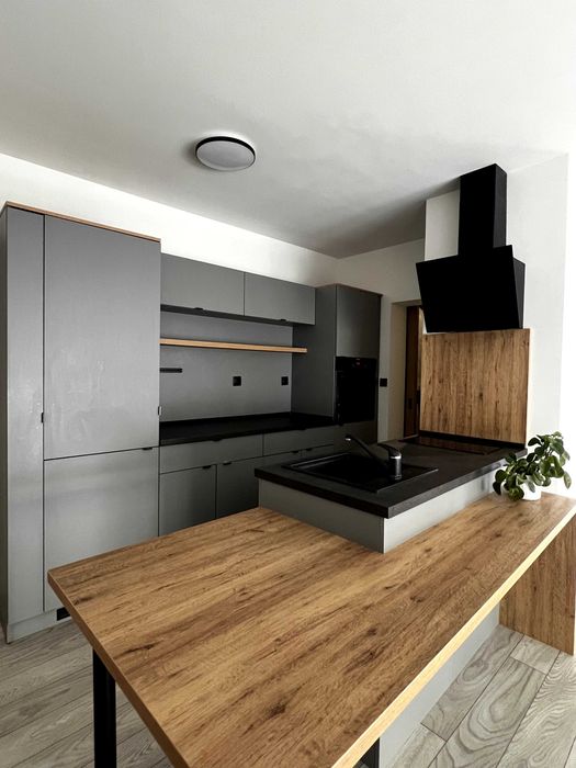 Продава се Тристаен апартамент в Пловдив, Прослав - 100 кв.м за 2300 €/кв.м - Снимка #2