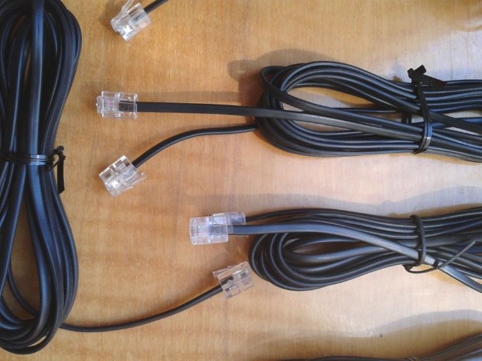 Кабел за стационарен телефон