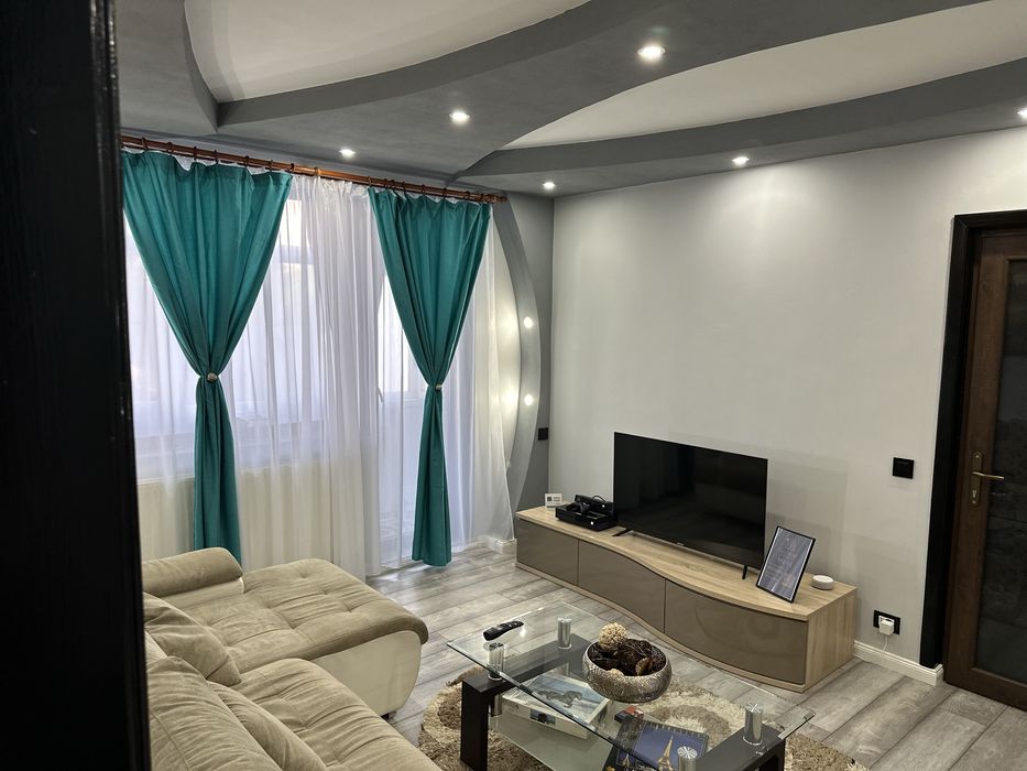 Regim Hotelier, Apartament 2 camere – centru, parcare inclusă.