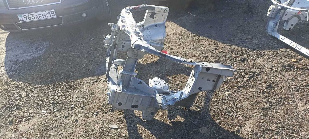 рамка кузова суппорт радиатора телевизор Lexus RX330