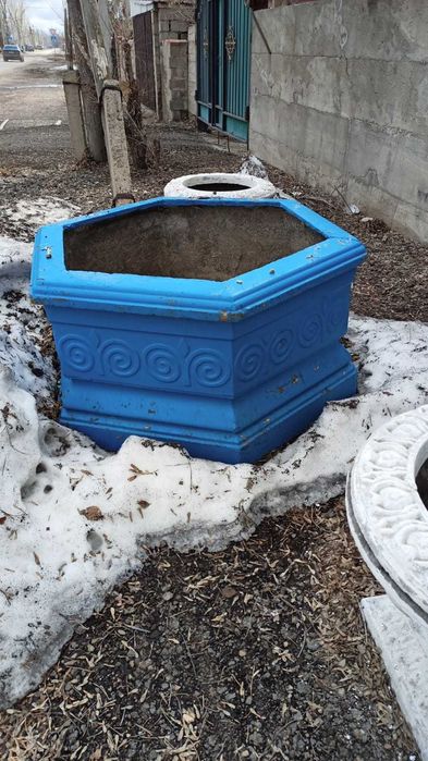 Продам вазоны под цветы