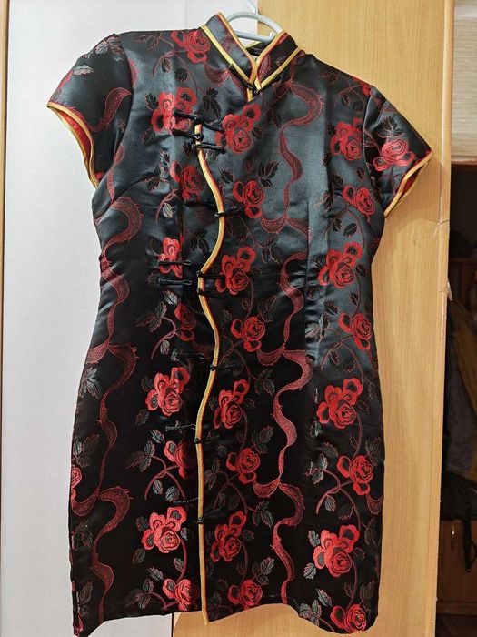 платья блузки б/у