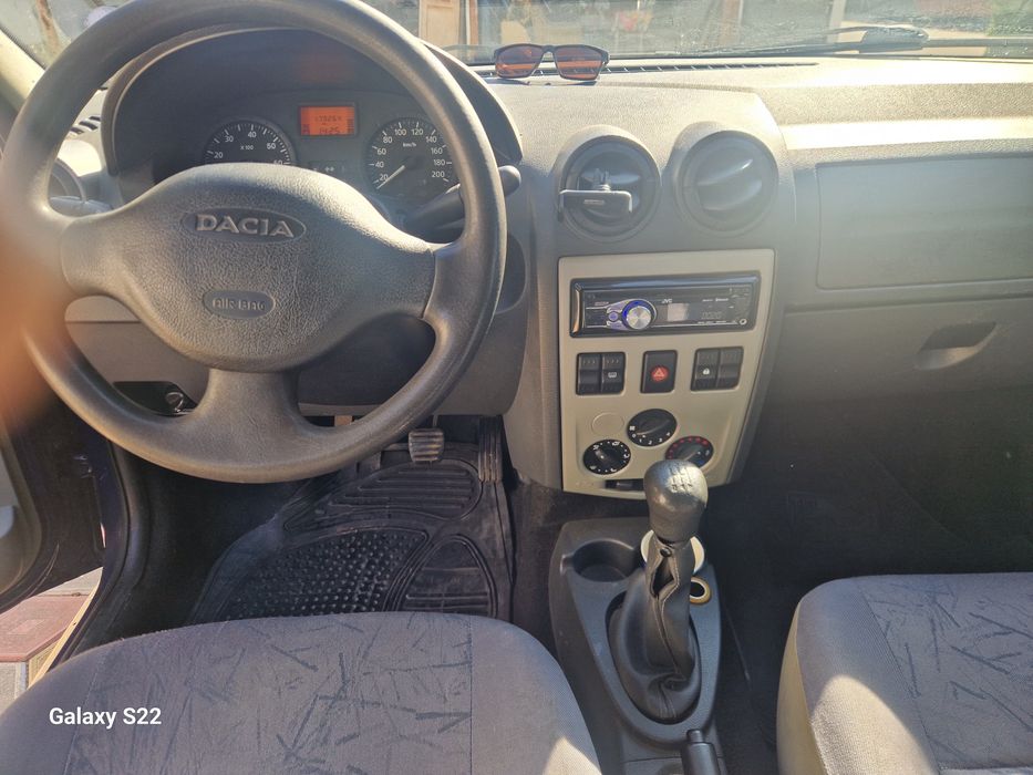 Vând schimb Dacia Logan