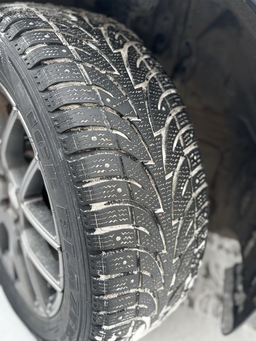 Продам комплект резины 235/55/18