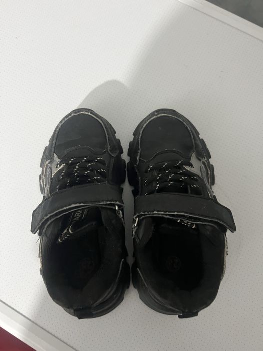 Отдам кроссовки для мальчика