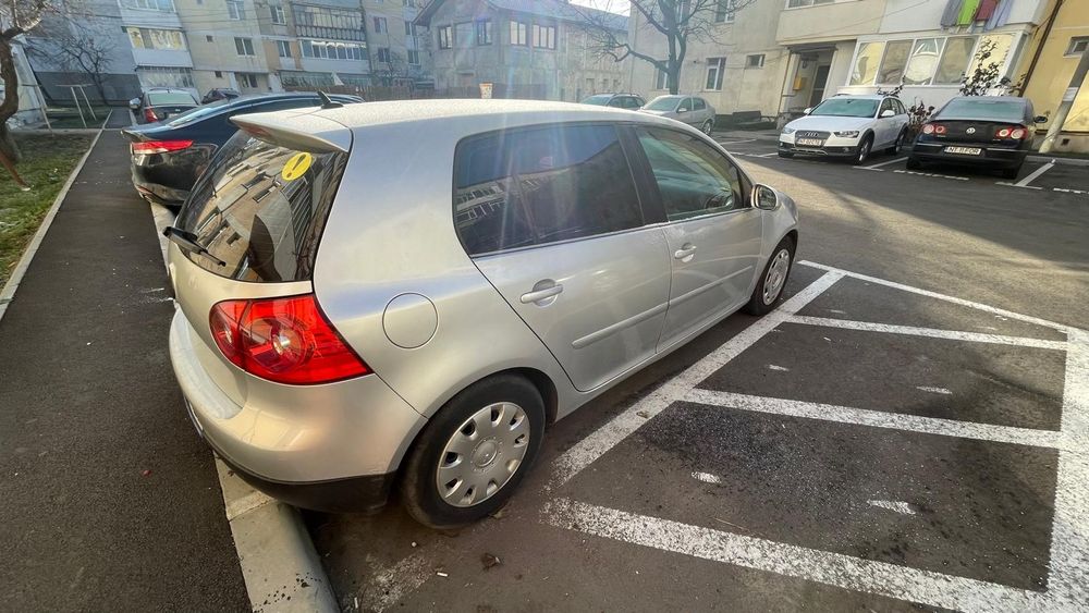 Volkswagen Golf 5-2.0 TDI DSG-mașina mai odihnita decât proprietarul