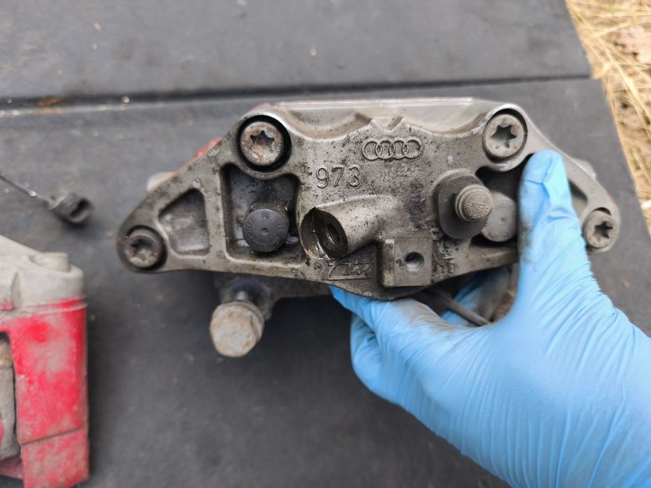 Комплект предни спирачни апарати с дискове за Ауди А4 Б6/Б7 (3.0TDI)