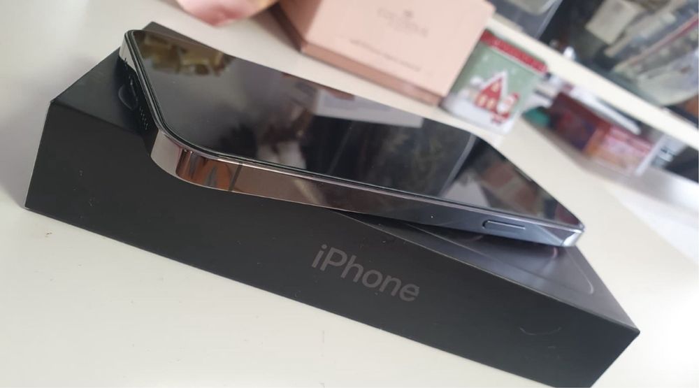 iPhone 12 PRO • graphite • 98 % Bateria