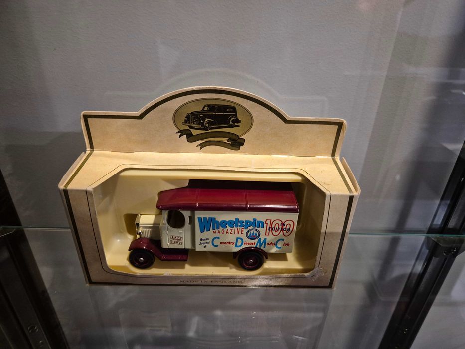 Lledo 1:43 1931 Morris Van