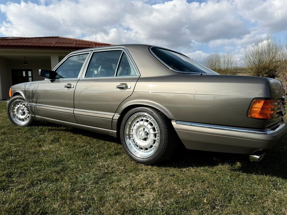 Mercedes-Benz 300SE (W126)