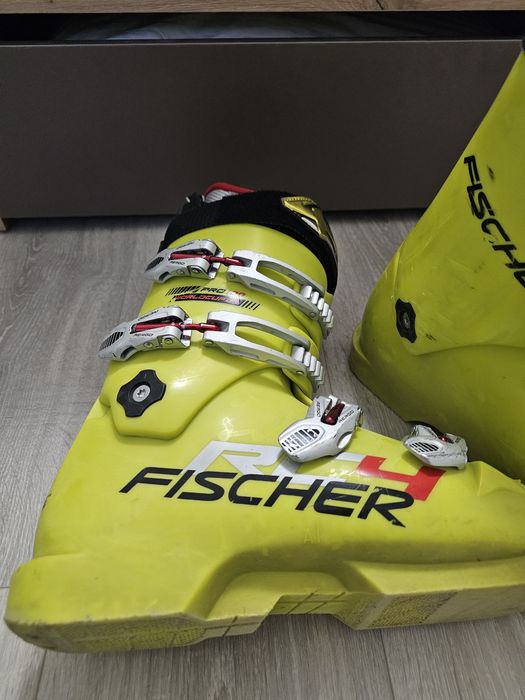 Fischer RC4 Junior Flex 100