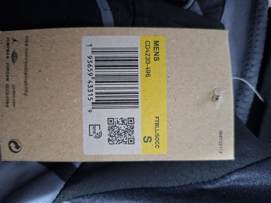 Compleu psg cu eticheta