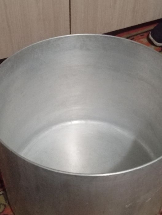 Продам кастрюлю срочно