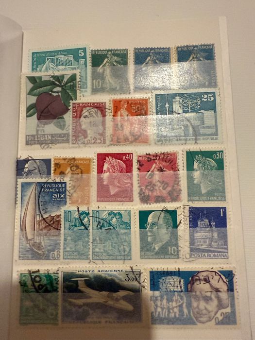 Класьор с царски пощенски марки поща