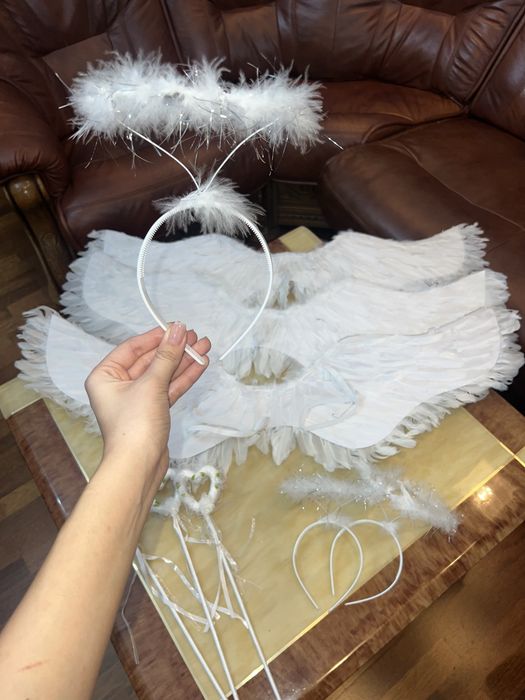 Крылья ангела и нимб