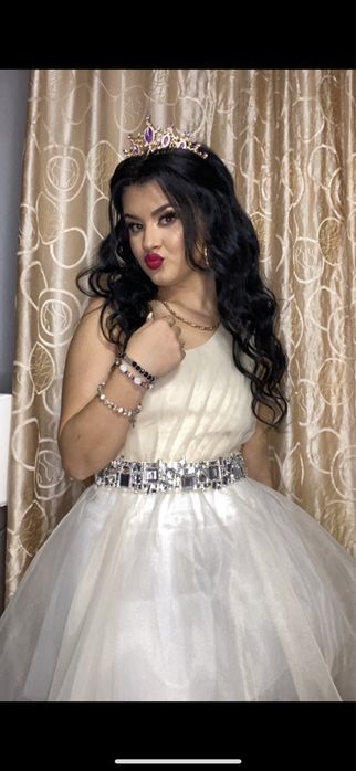 Vand rochie de seara