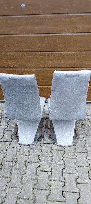 Два броя кухненска  столове