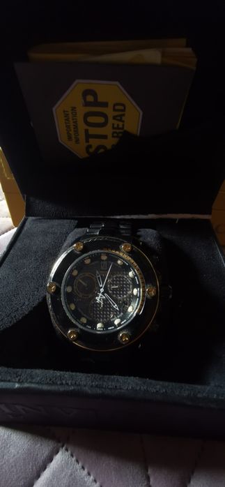 De vânzare 2 ceasuri INVICTA