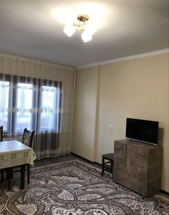 Юнусабад 8 квартал 1в2 комнатная