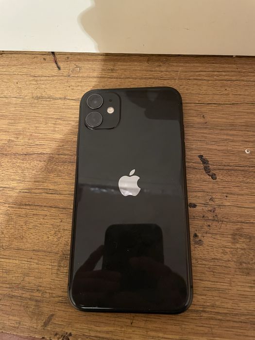 Продам Айфон 11 128ГБ