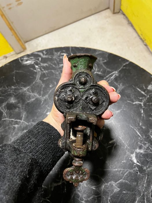 Стара мелачка за тютюн