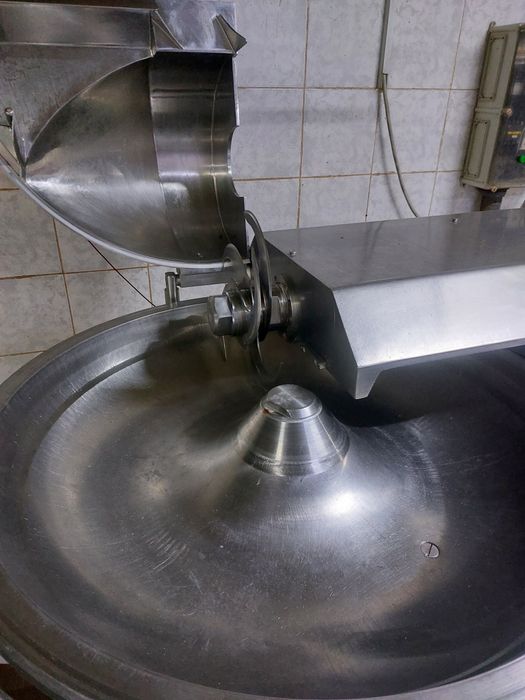 Продам кобасное оборудование.