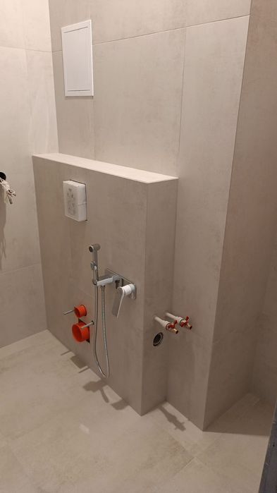 Сантехник, Кафельщик