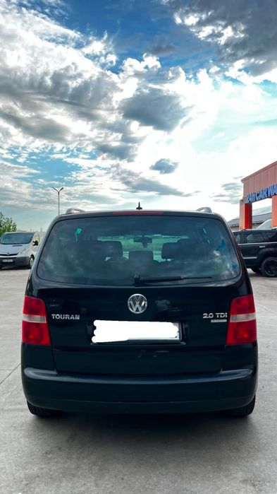 Vând  Volkswagen Touran