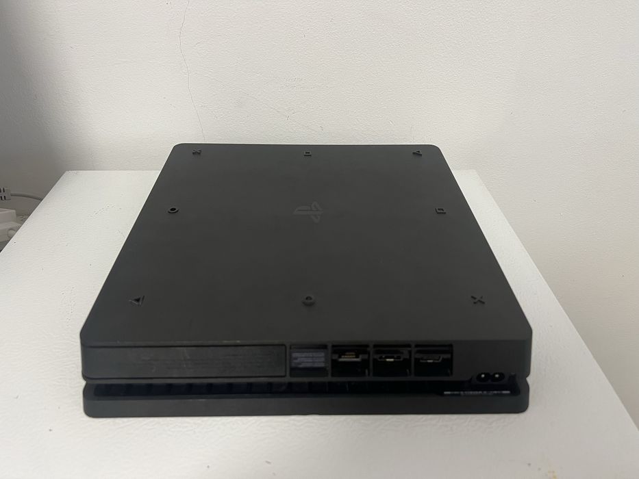 Ps4 inpecabil estetic și mecanic