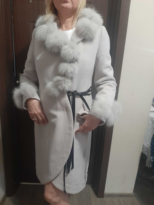 палто с козина от арктическа лисица