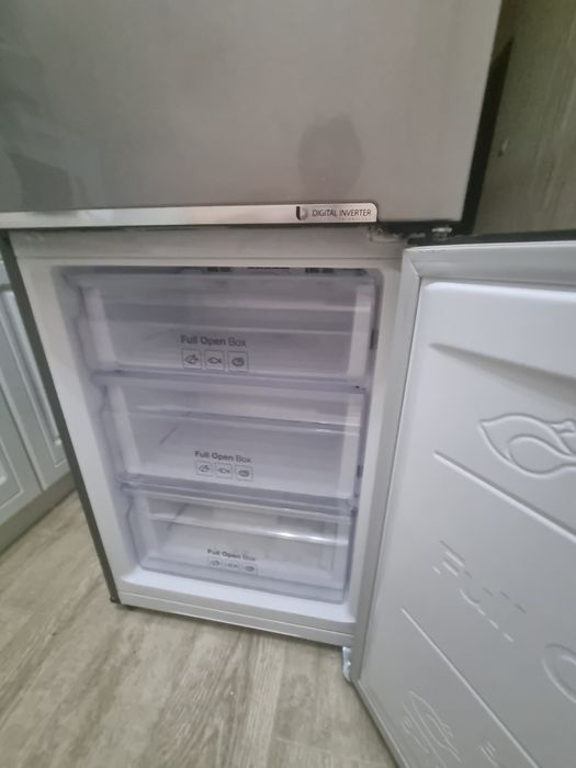 Холодильник Samsung