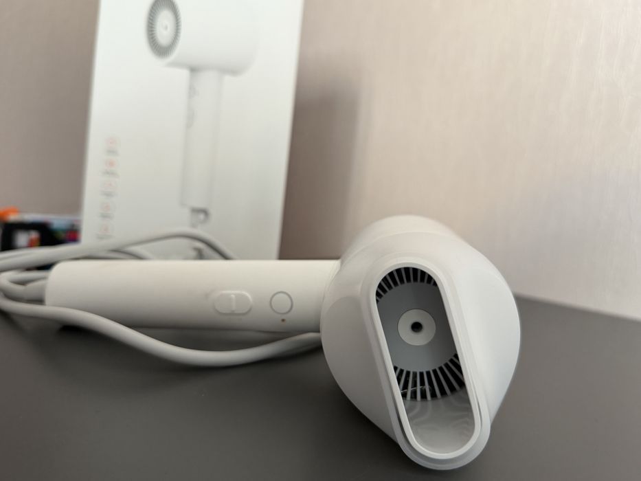 Продам компактный фен xiaomi