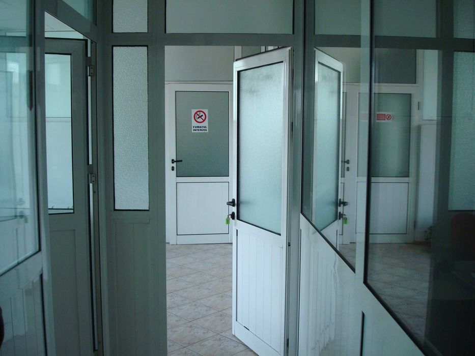 Hala construita pe 3 niveluri cu cca 4000 mp utili si teren, la DN 15 or. Buhusi, jud. Bacau, Romania