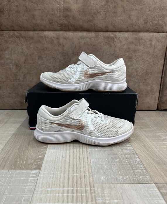 Nike Revolution детски маратонки