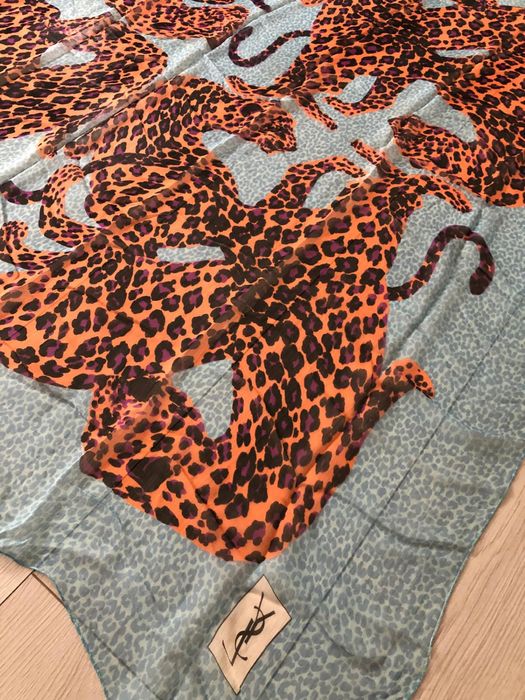 Eșarfă Yves Saint Laurent (YSL)