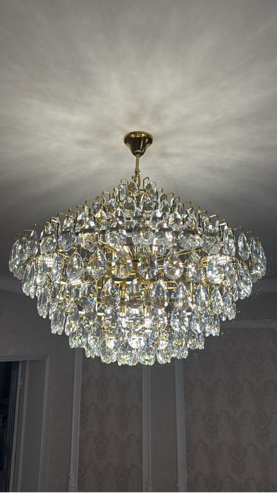 Люстра с камнями сваровски