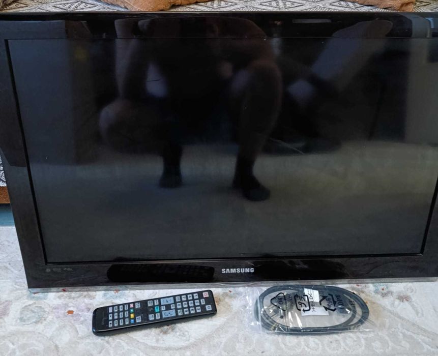Продам б/у телевизор Samsung  LCD ЖК год выпуска 2011