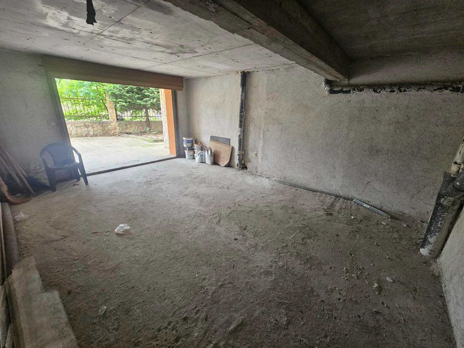 Гараж/складово помещение в широк център на Велинград