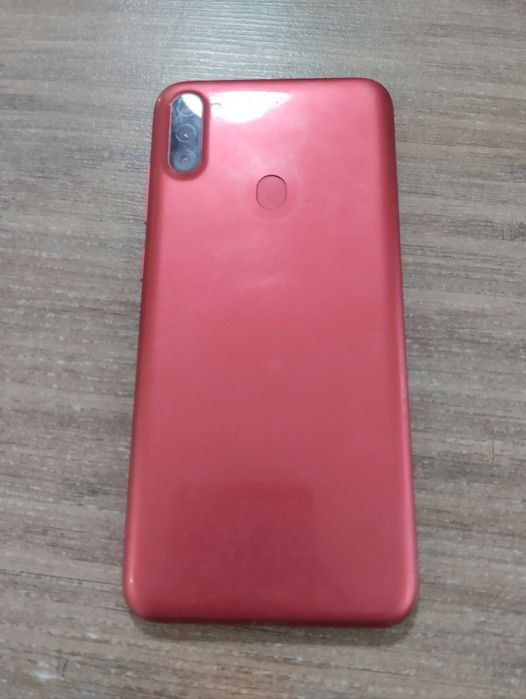 Самсунг А11 сотовый телефон