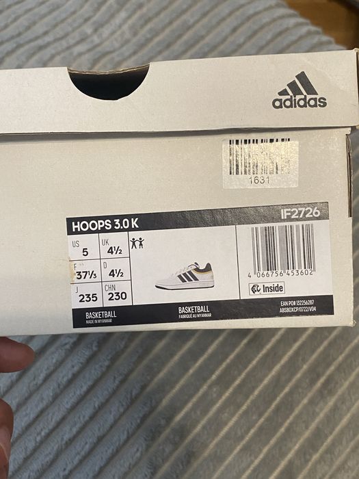 adidas обувки