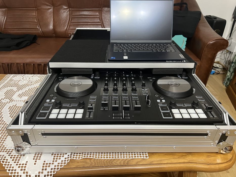 Consola Dj traktor kontrol s3