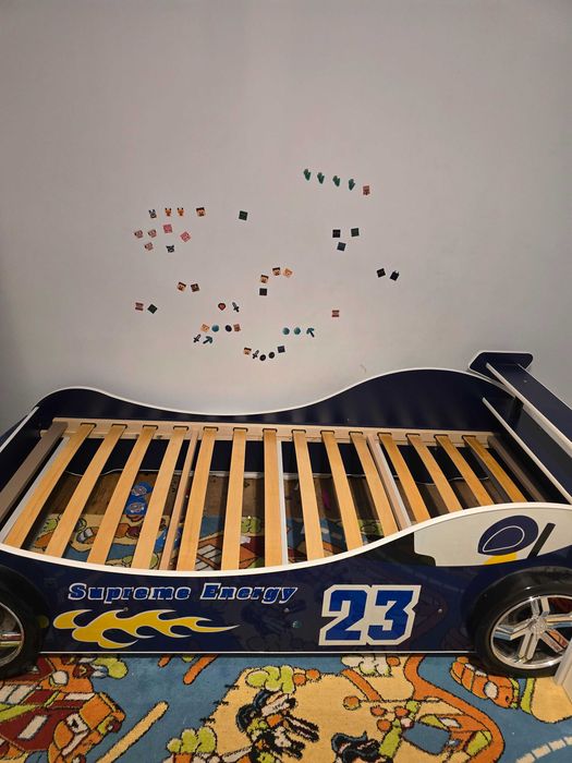 Vând pat 1 persoană mașinuță